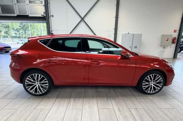 SEAT Leon (2021) thumbnail 6