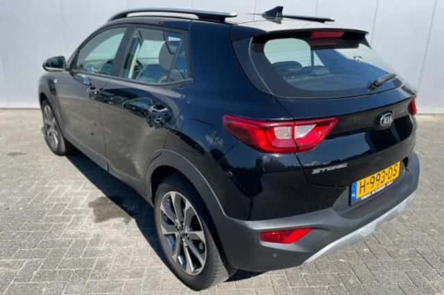 Kia Stonic (2020) thumbnail 4