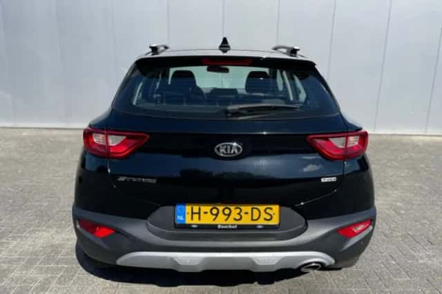 Kia Stonic (2020) thumbnail 5
