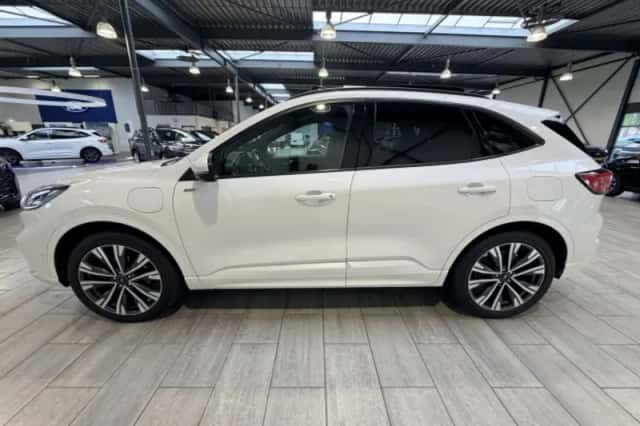 Ford Kuga (2022) thumbnail 2