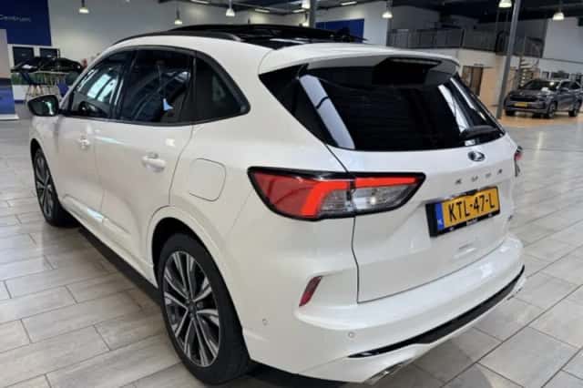 Ford Kuga (2022) thumbnail 3