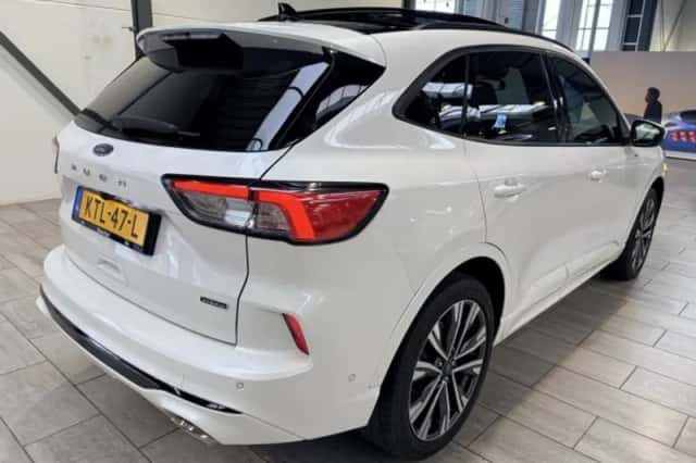 Ford Kuga (2022) thumbnail 5