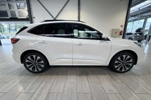 Ford Kuga (2022) thumbnail 6