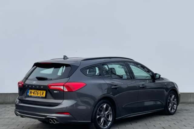 Ford Focus (2021) thumbnail 4