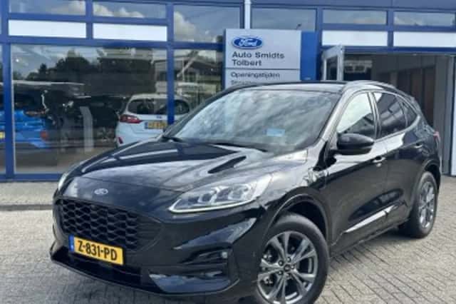 Ford Kuga (2023) thumbnail 1