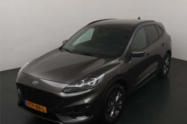 Ford Kuga (2023) thumbnail 4
