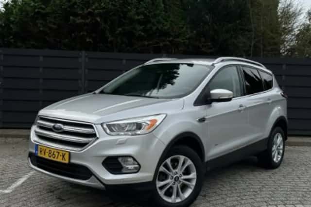 Ford Kuga (2018) thumbnail 1
