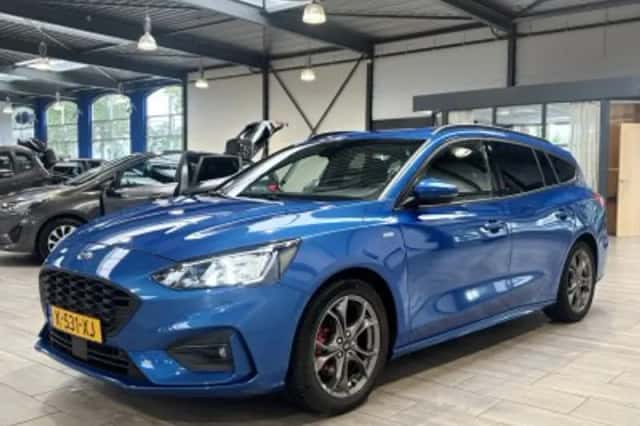 Ford Focus (2018) thumbnail 2