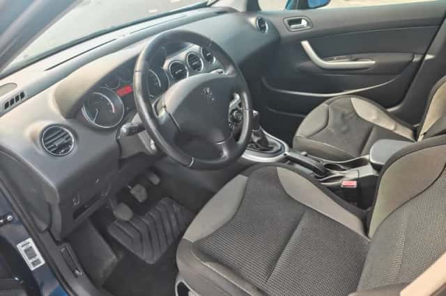 Peugeot 308 (2008) thumbnail 4