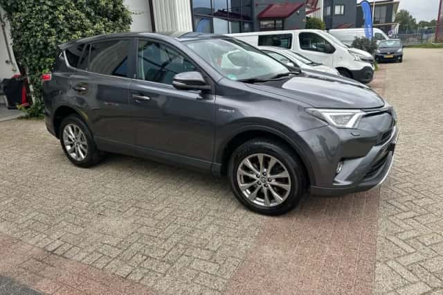 Toyota RAV4 (2019) thumbnail 6