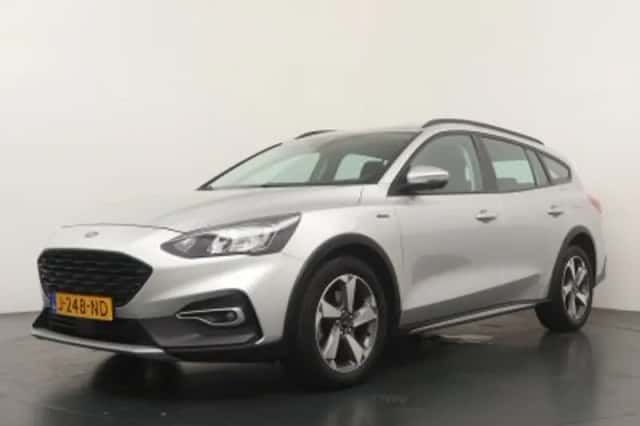 Ford Focus (2023) thumbnail 2