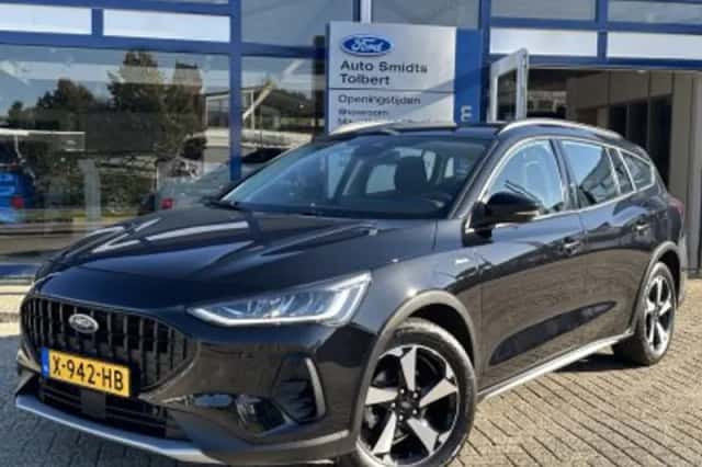 Suzuki S-Cross (2023) thumbnail 4