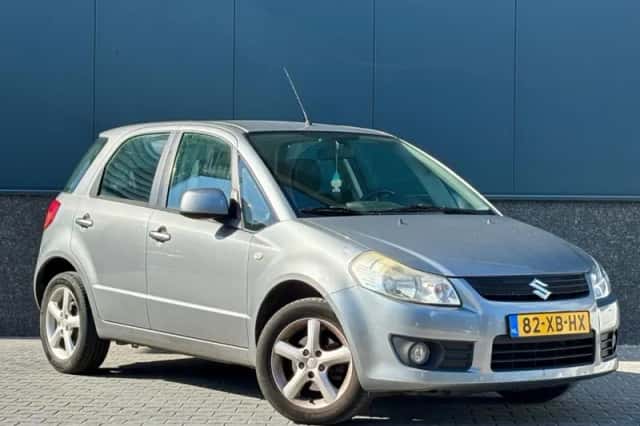 Suzuki SX4 (2007) thumbnail 2