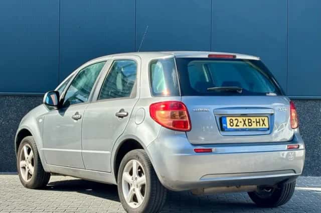 Suzuki SX4 (2007) thumbnail 4