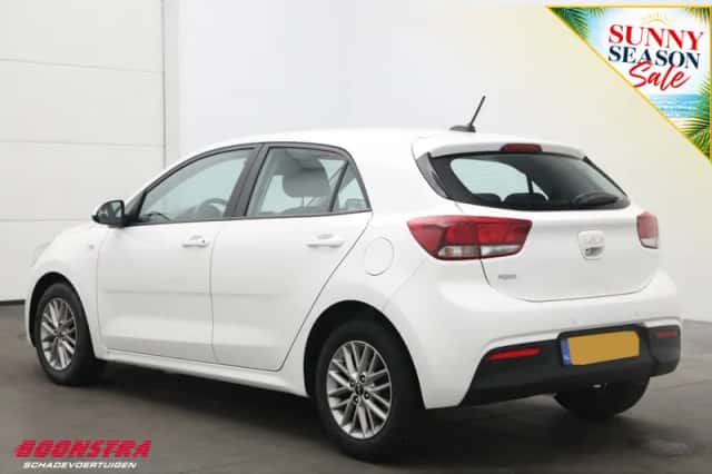 Kia Rio (2022) thumbnail 4