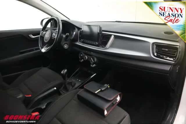 Kia Rio (2022) thumbnail 5