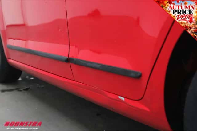Volkswagen Up! (2015) thumbnail 5