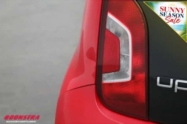 Volkswagen Up! (2015) thumbnail 5