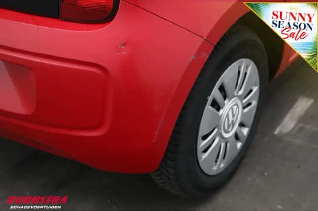 Volkswagen Up! (2015) thumbnail 6