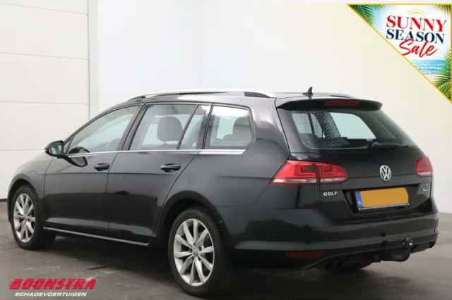 Volkswagen Golf (2016) thumbnail 4