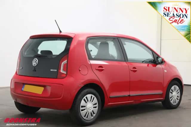 Volkswagen Up! (2015) thumbnail 3