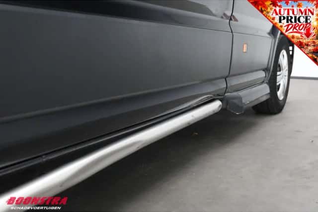 Volkswagen Crafter (2022) thumbnail 5