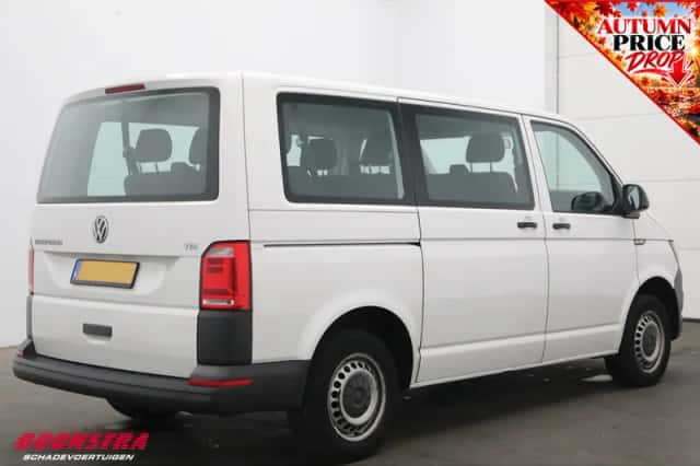Volkswagen Transporter (2017) thumbnail 3