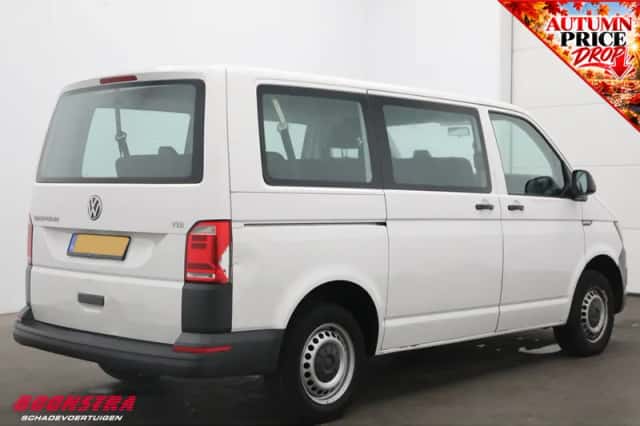 Volkswagen Transporter (2017) thumbnail 3