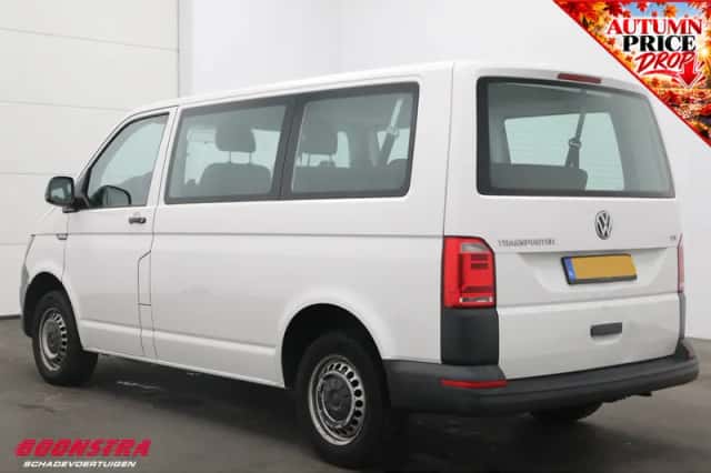 Volkswagen Transporter (2017) thumbnail 4
