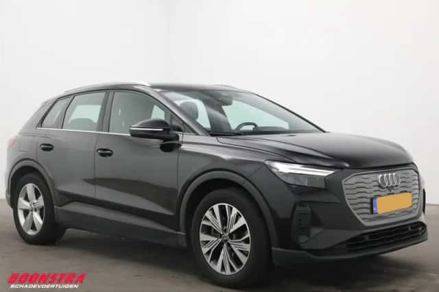 Audi Q4 e-tron (2022) thumbnail 2