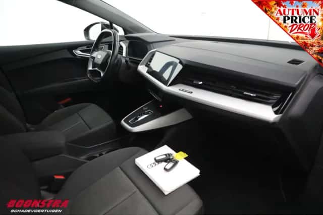 Audi Q4 e-tron (2022) thumbnail 5