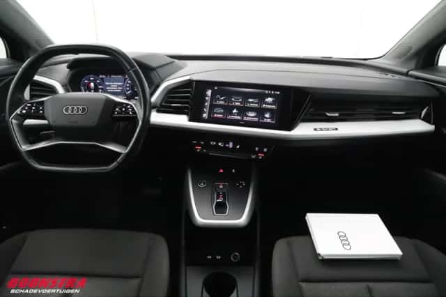 Audi Q4 e-tron (2022) thumbnail 6