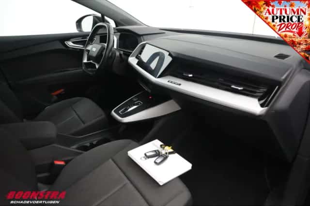 Audi Q4 e-tron (2022) thumbnail 5
