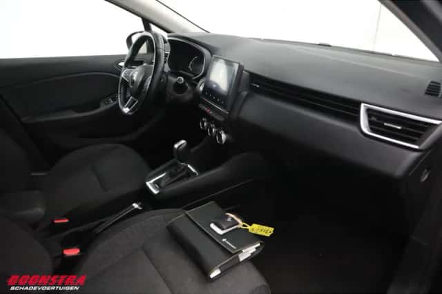 Renault Clio (2021) thumbnail 5