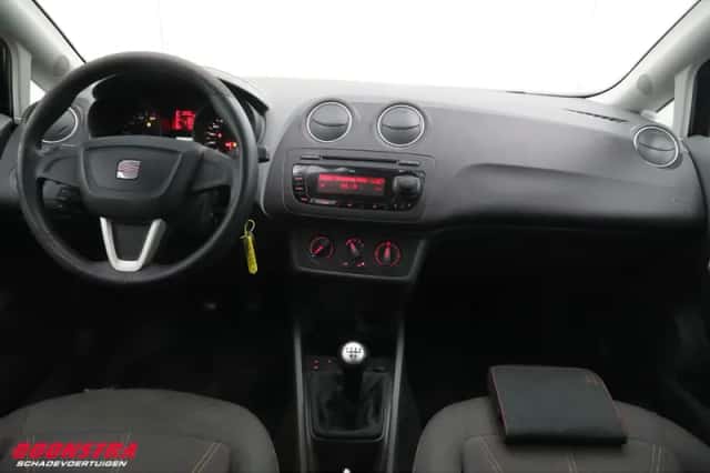 SEAT Ibiza (2011) thumbnail 6
