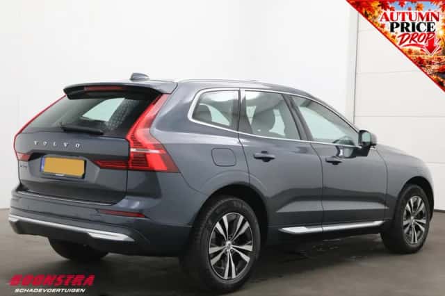 Volvo XC60 (2021) thumbnail 3