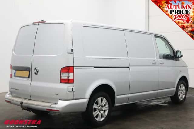 Volkswagen Transporter (2013) thumbnail 3