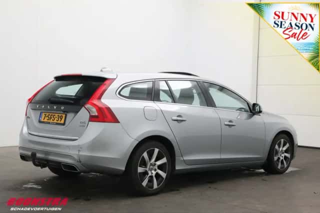 Volvo V60 (2013) thumbnail 3