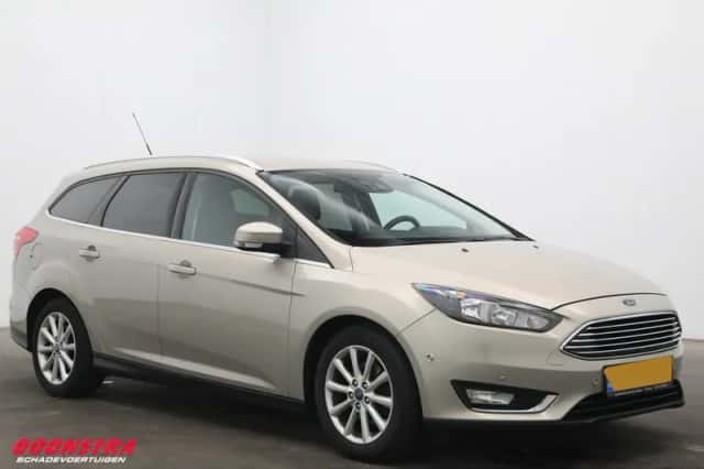 Ford Focus (2015) thumbnail 2