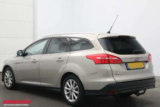 Ford Focus (2015) thumbnail 4