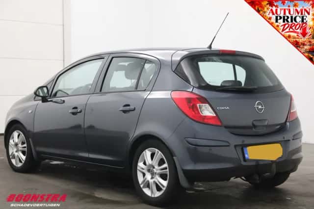 Opel Corsa (2010) thumbnail 4