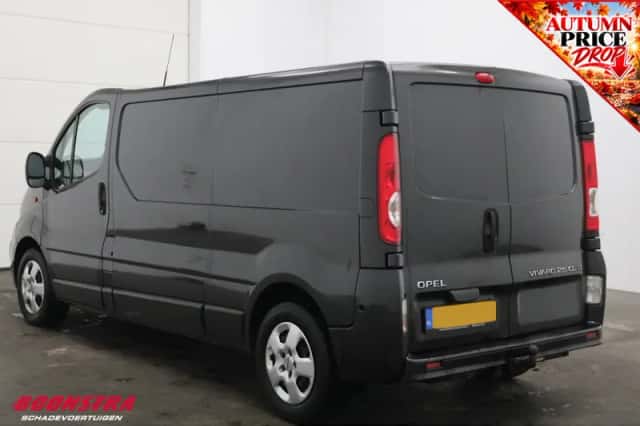Opel Vivaro (2011) thumbnail 2