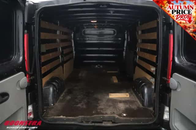Opel Vivaro (2011) thumbnail 6