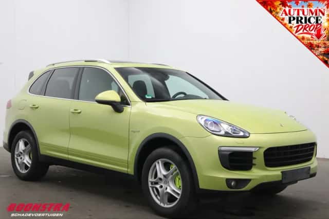 Porsche Cayenne (2016) thumbnail 2