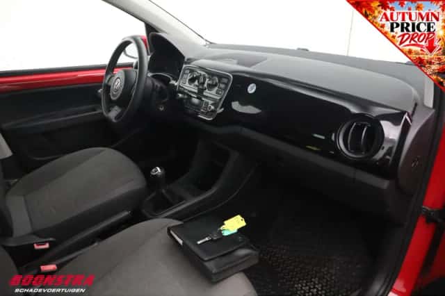 Volkswagen Up! (2014) thumbnail 5