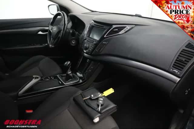 Hyundai i40 (2015) thumbnail 1