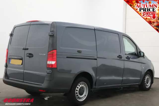 Mercedes-Benz Vito (2021) thumbnail 3
