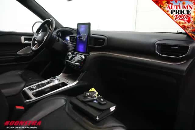 Ford Explorer (2021) thumbnail 5