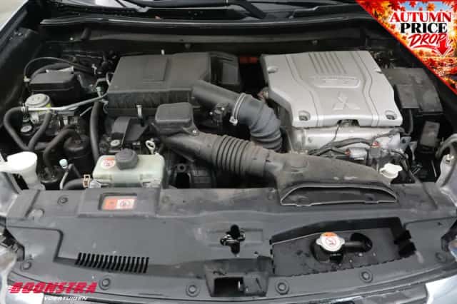 Mitsubishi Outlander (2015) thumbnail 5