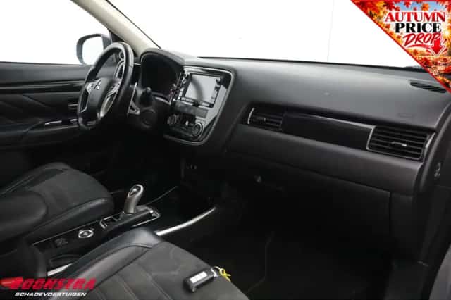Mitsubishi Outlander (2015) thumbnail 6